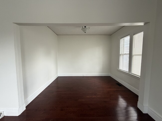 Building Photo - 3214 Holbrook St