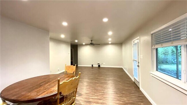 Foto del edificio - 2508 Peach Tree Ln