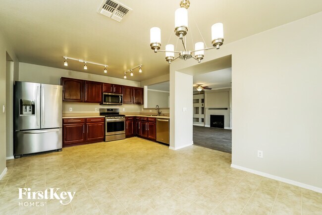 Building Photo - 5895 E Hackle Ln