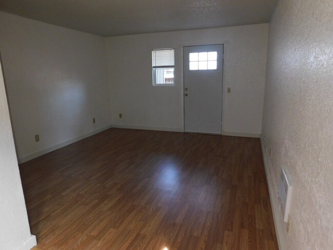 Building Photo - 516 Shattuck Ave S