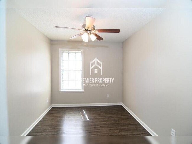 Building Photo - 5643 Antwerp Ave W