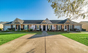 Building Photo - 205 Haley Dr