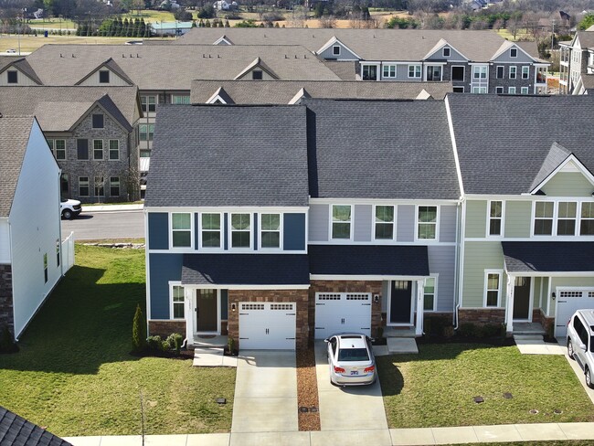 Building Photo - 1037 Clendening Dr