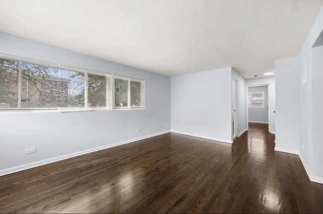 Building Photo - 7206 W Wellington Ave