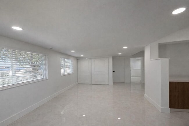 Foto del edificio - 916 NE 2nd St