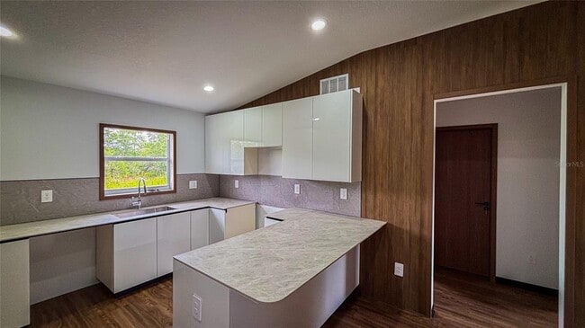 Building Photo - 5620 Virtudes St