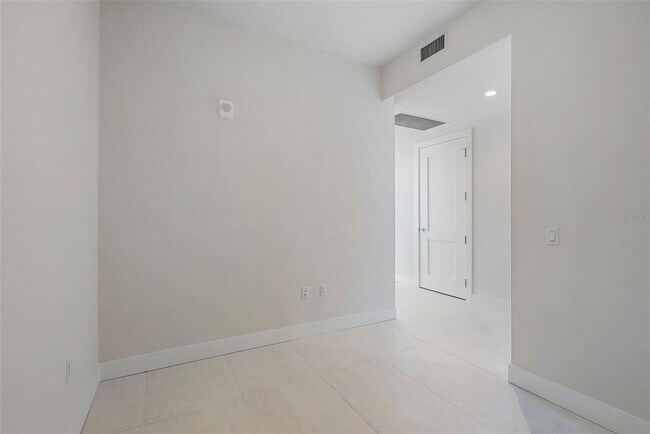 Foto del edificio - 301 1st St S