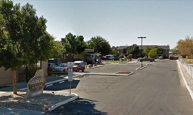 Foto del edificio - 100 Serpa Pl