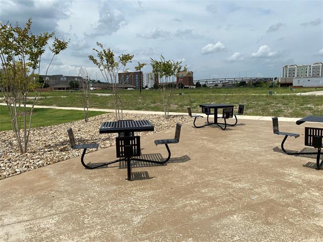 Foto del edificio - 2721 Vista Park Ln