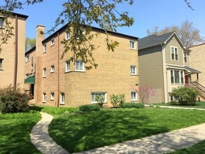 Building Photo - 741 Mulford St