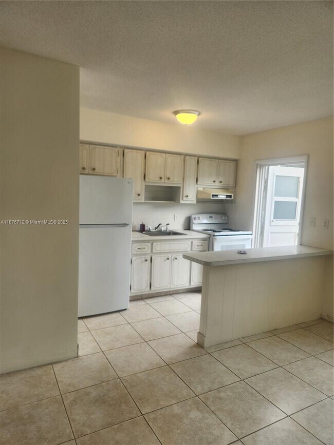 Foto del edificio - 2111 NE 42nd Ct