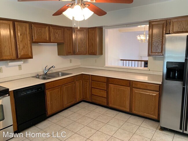 Building Photo - 2 br, 2.5 bath House - 4 River Way