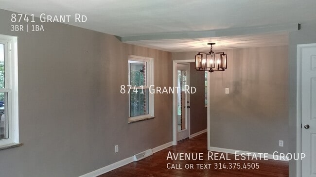 Building Photo - elcome to this charming 3 bedroom, 1 bath ...