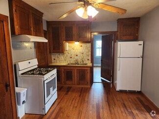 Building Photo - 259 Metacom Ave