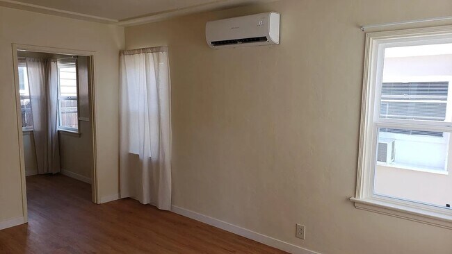 Foto del edificio - 14138 Friar St