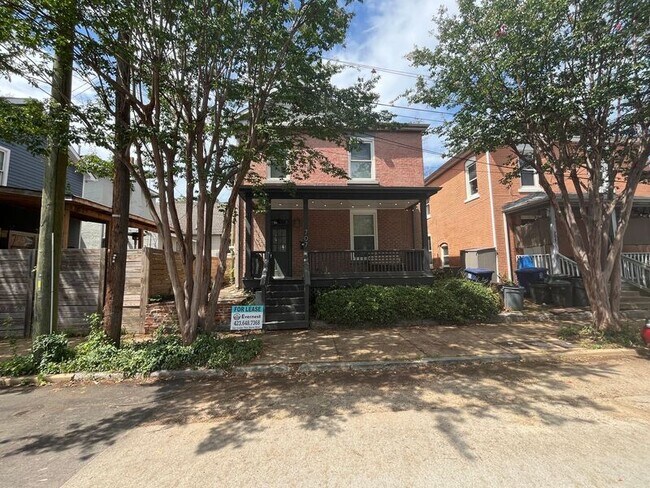 Building Photo - 707 Park Ave