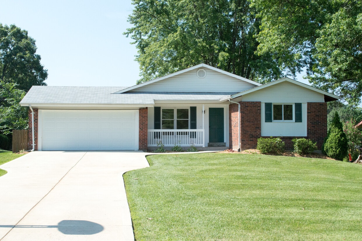 1520 Polaris Dr, Ellisville, MO 63011 House Rental in Ellisville, MO