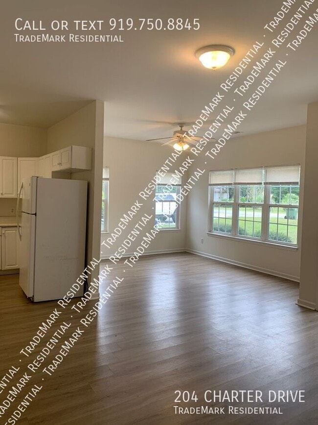 Building Photo - 204 Charter Dr