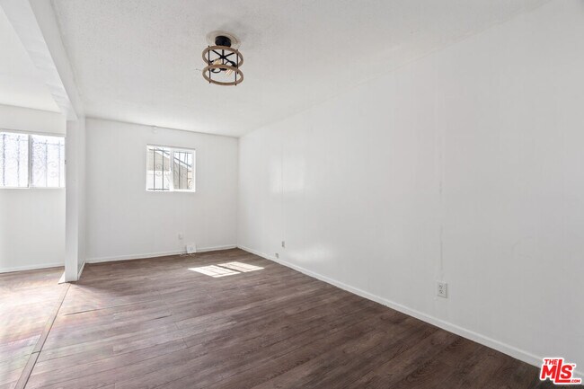 Foto del edificio - 932 1/2 California Ave