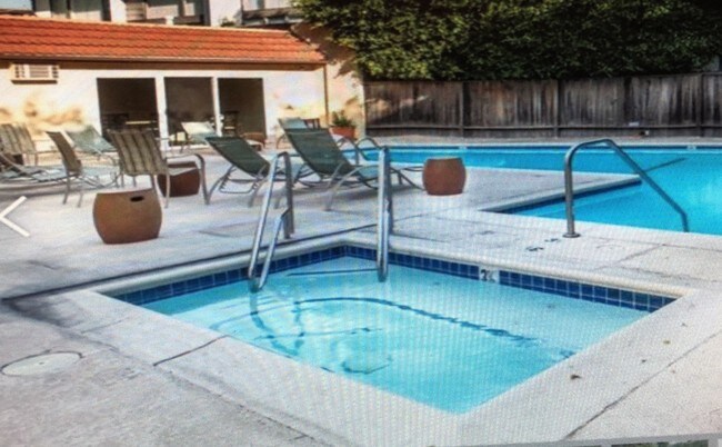 Pool, Spa, Community Room - 5950 Buckingham Pkwy
