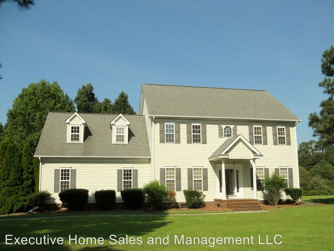 Primary Photo - 4 br, 2.5 bath House - 216 Lane Tree