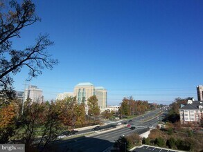 Building Photo - 11800 Sunset Hills Rd