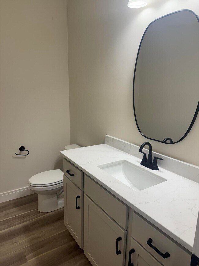 Foto del edificio - 5316 Buttercup Dr