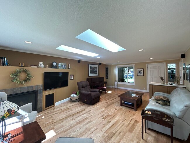 Building Photo - Country Living In The City - 3 Bedroom / 2 Bathroom Home on a Large Corner Lot