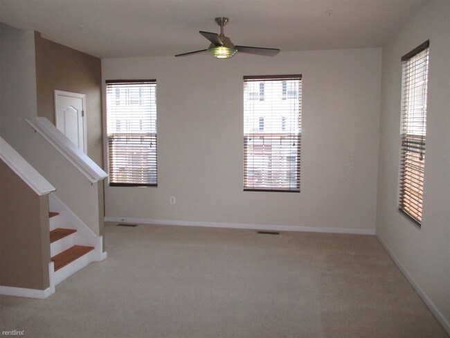 Building Photo - 2 br, 2.5 bath Townhome - 6842 Warfield St