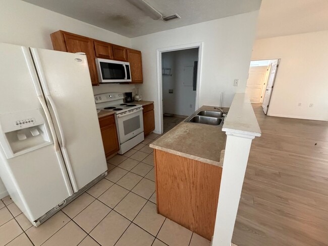 Building Photo - 9119 Laird St