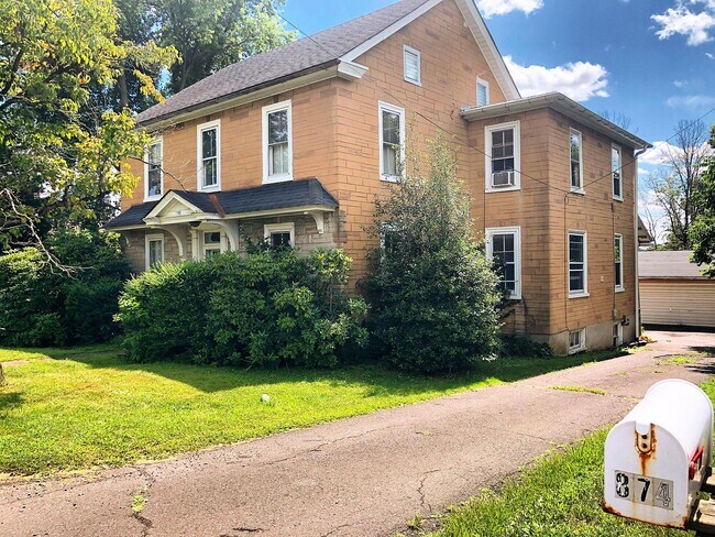 Foto del edificio - 876 Main St