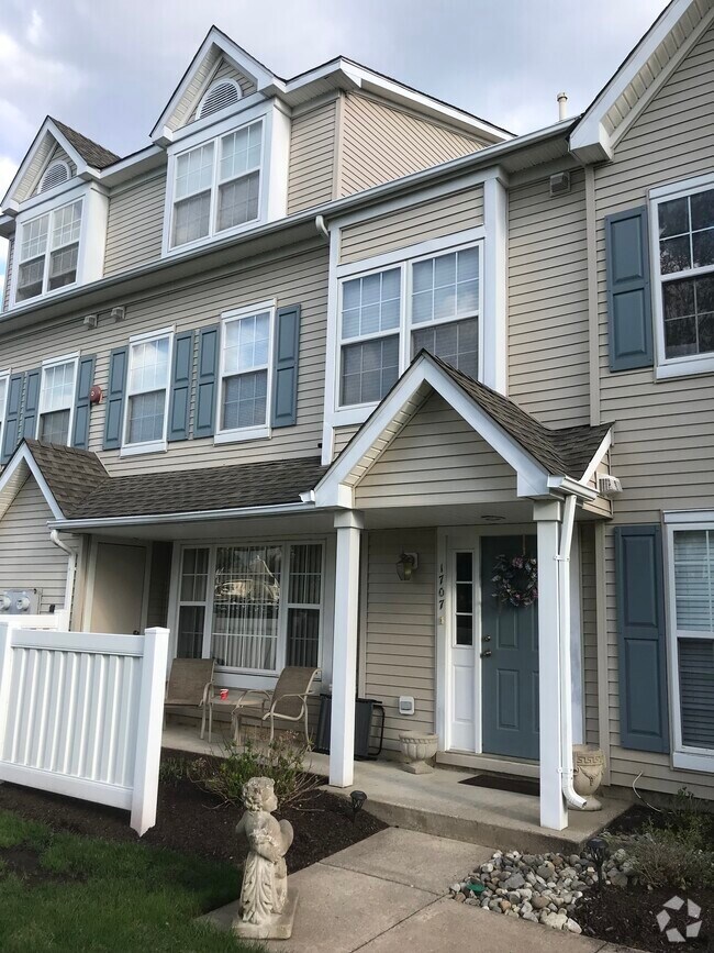 Stone Gate Apartments under 2,500 Mount Laurel, NJ 2 Rentals
