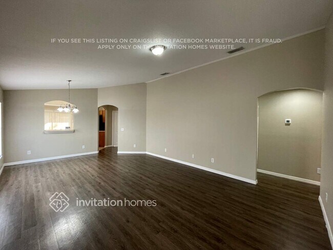 Foto del edificio - 15750 Greyrock Dr