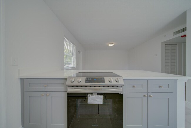 Foto del edificio - 1611 NE 3rd Ave