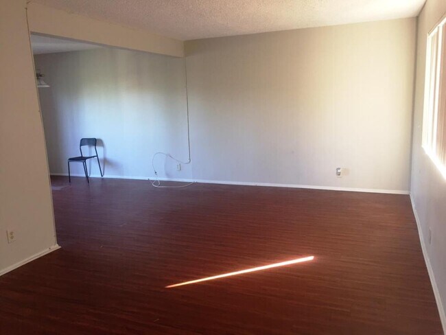 Building Photo - Fanita Drive Unit#27
