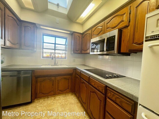 Building Photo - 3 br, 2 bath House - 1546 Calinoma Dr