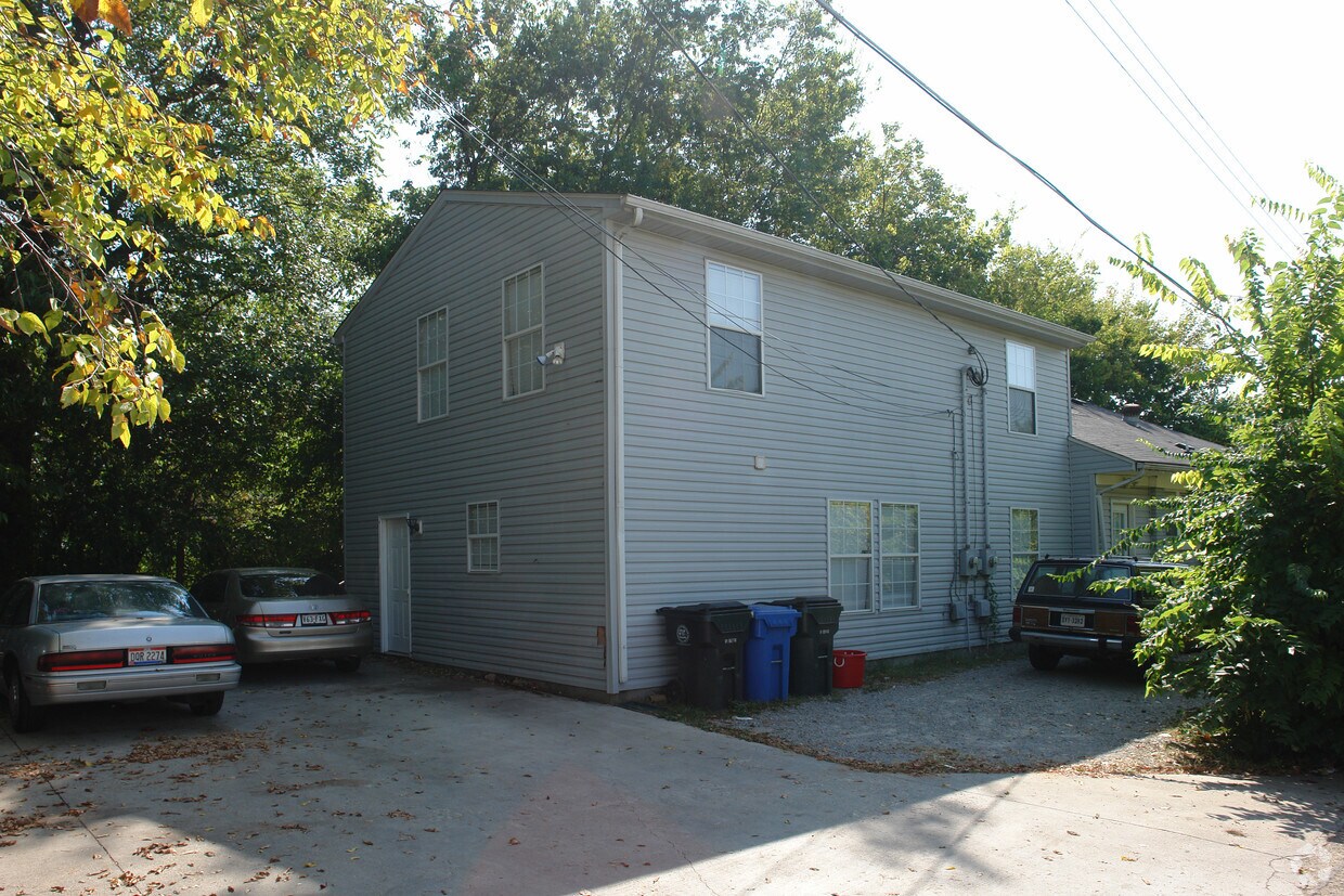 Building Photo - 225 Waller Ave