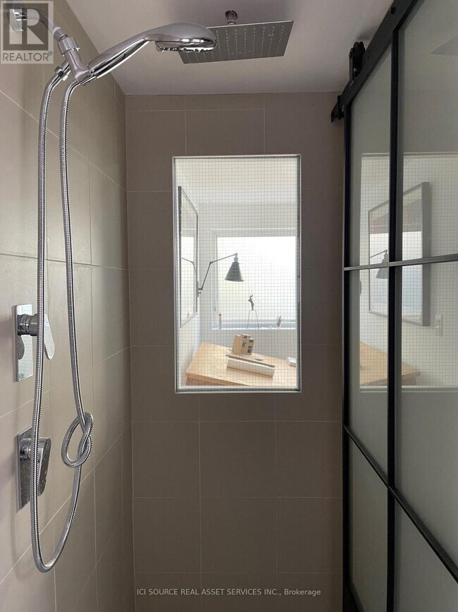 Photo du bâtiment - 60 Beverley St