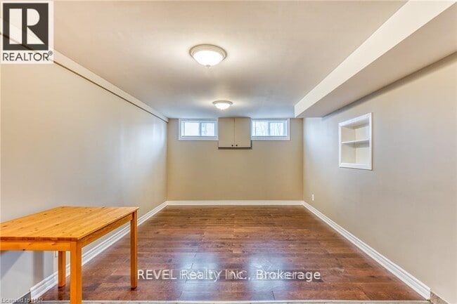 Building Photo - 397 Grantham Ave