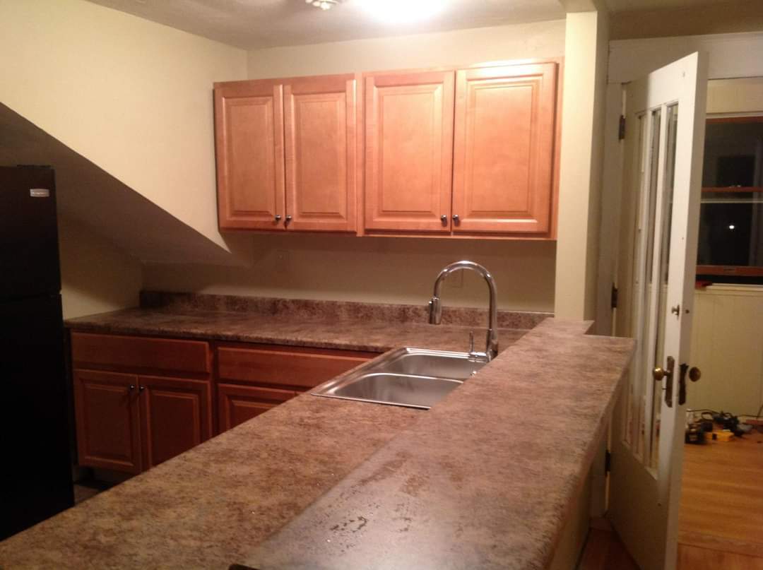 Newer, eat in, updated kitchen with appliances - 302 River Rd