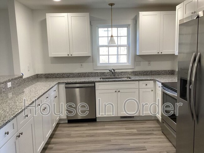 Foto del edificio - 941 W Chapel Rd