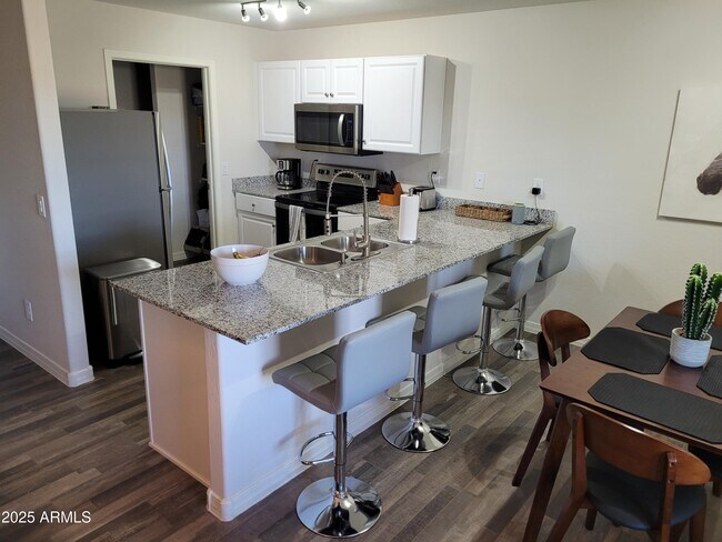 Foto del edificio - 70 W Cottonwood Ln