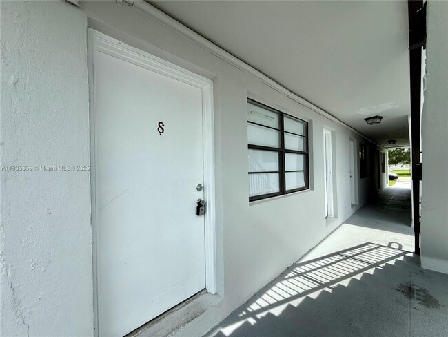 Building Photo - 6780 SW 44th St