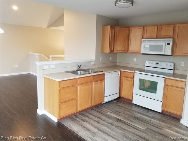 Foto del edificio - 3938 Radcliff Dr
