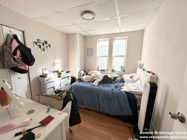 Foto del edificio - 1572 Tremont St