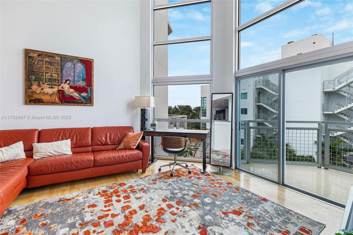 Foto principal - 7728 Collins Ave