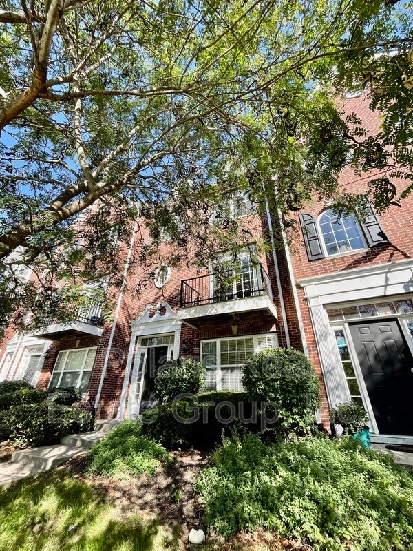 Building Photo - 11715 Anton Dr