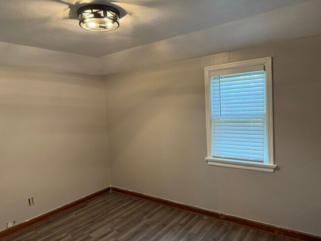 Foto del edificio - 5321 N 53rd St