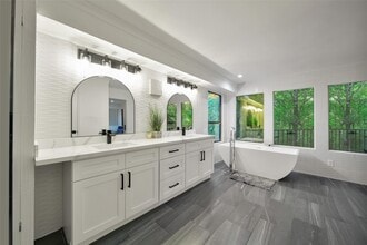 Building Photo - 140 S Timber Top Dr