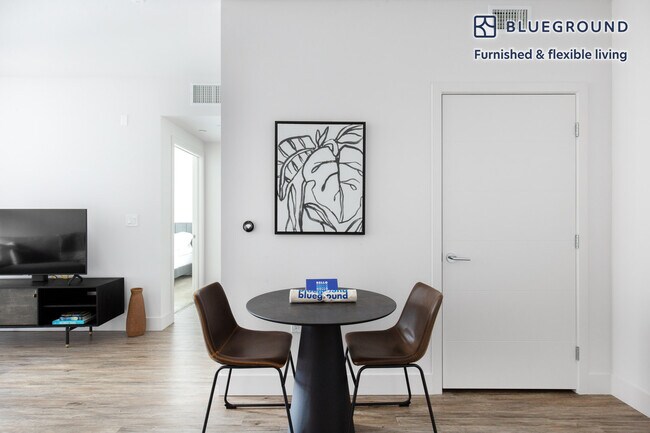 Foto del edificio - 1355 El Camino Real